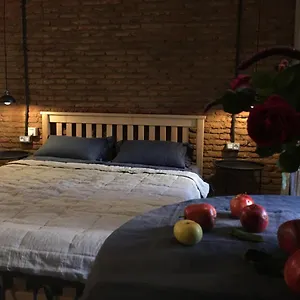 cozystylish-loft.alltbilisihotels.com/